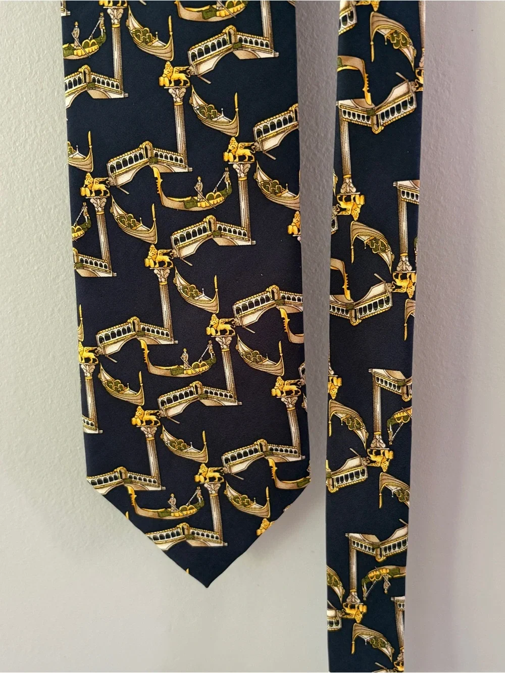 Vintage Italian Venice Gondola Scenic Necktie Navy Gold Novelty 100% Silk Tie